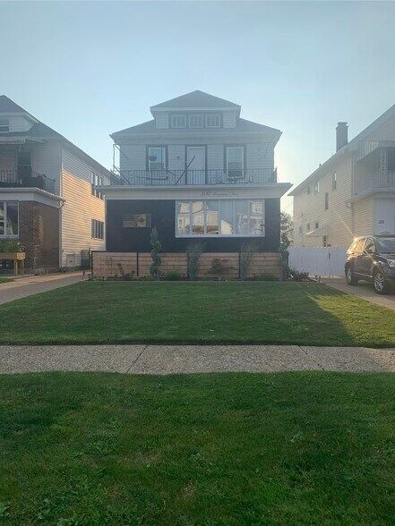 Building Photo - 200 Lovering Ave