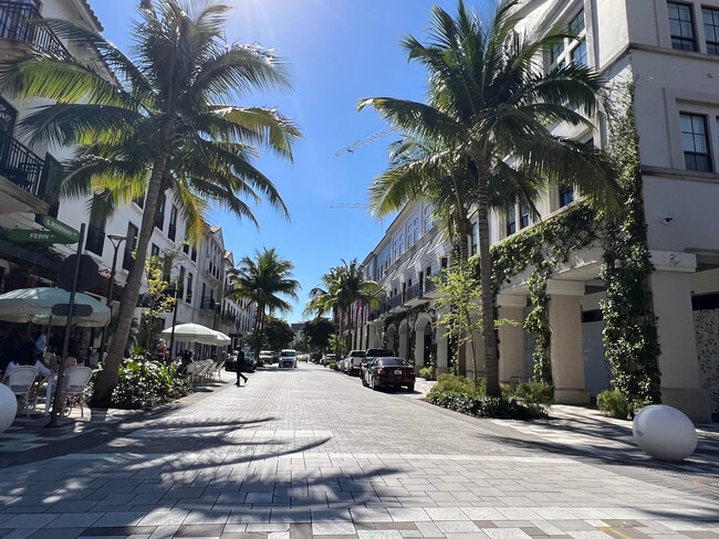 Building Photo - 610 Clematis St