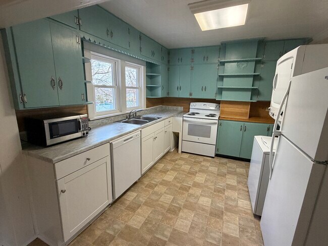 Building Photo - 716 Park Lane