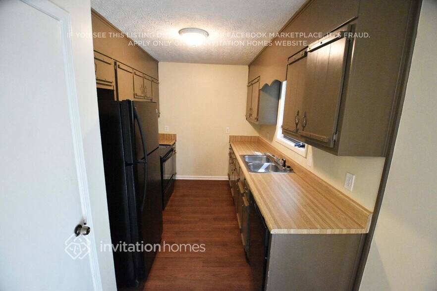 Building Photo - 5905 Sumter Dr