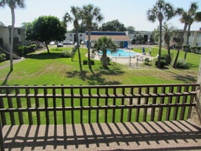 Building Photo - 300 Miracle Strip Pkwy