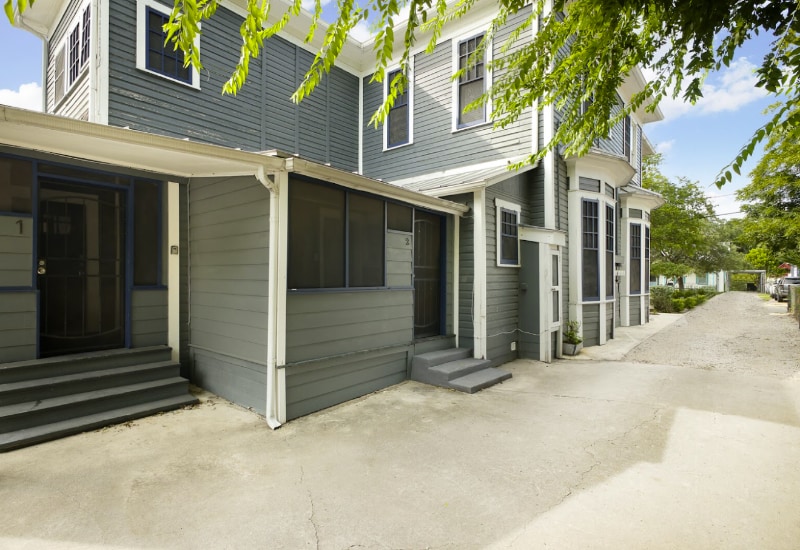 Building Photo - 118 Delaware St