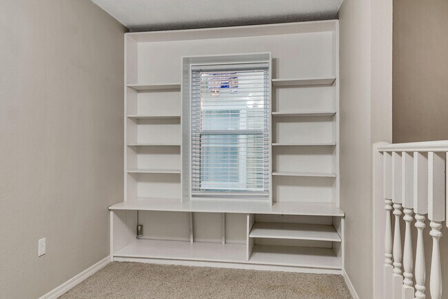 Building Photo - 467 Sandy Ridge Cir