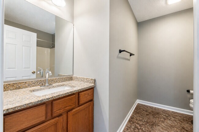Building Photo - 317 Headrickview Dr