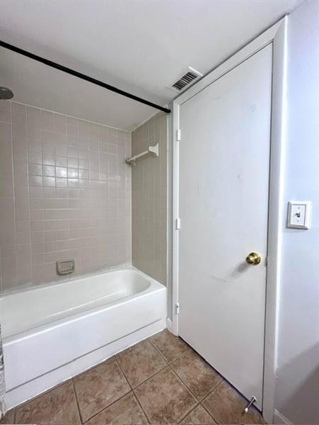 Building Photo - 5681 Riverside Dr