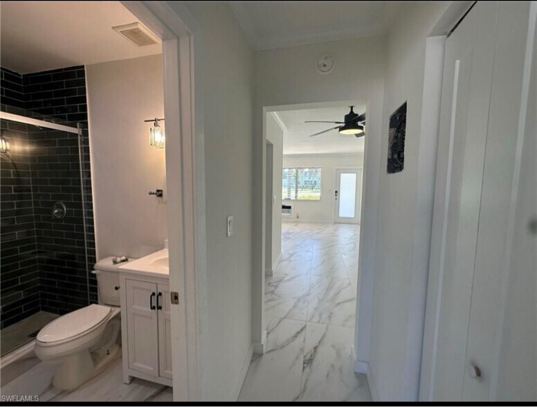 Building Photo - 473 12th Ave S