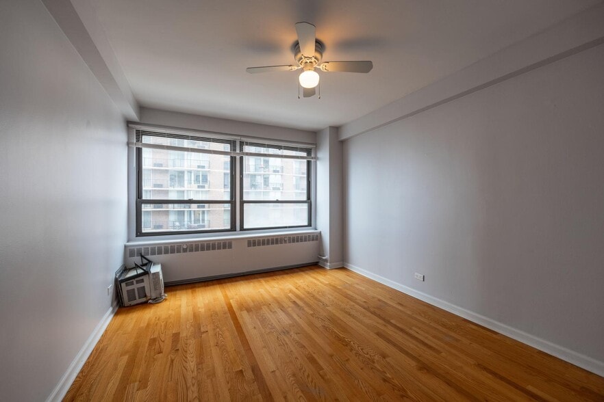 Building Photo - 4180 N Marine Dr