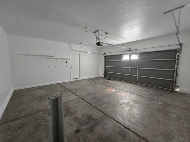 Building Photo - Beautiful 3 Bedroom Home located within North Las Vegas Manicured HOA - $1895 off Feb 2026 - Ask ...