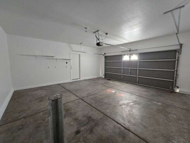 Building Photo - Coming Soon - Spacious 3 Bedroom Home in N...