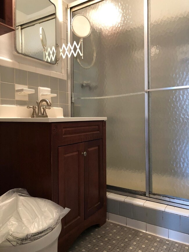 Building Photo - 10025 Queens Blvd