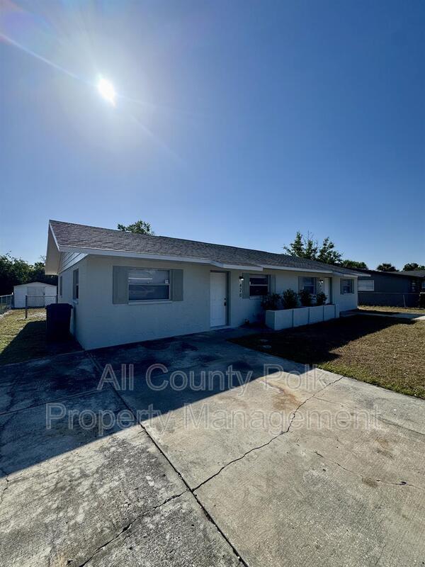Building Photo - 420 Ellerbe Way