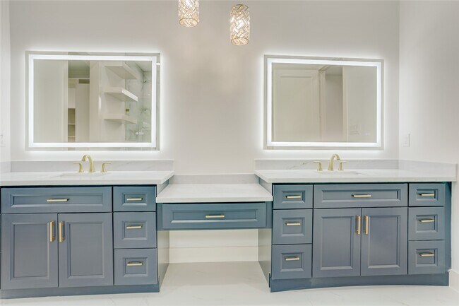 Building Photo - 6814 Hartland St