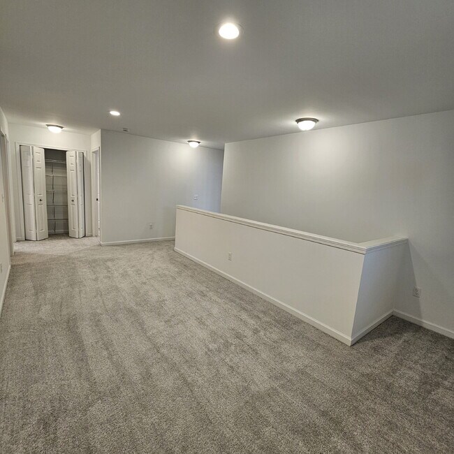 Building Photo - 4 bedroom, 3 full bathrooms, 2 car garage ...