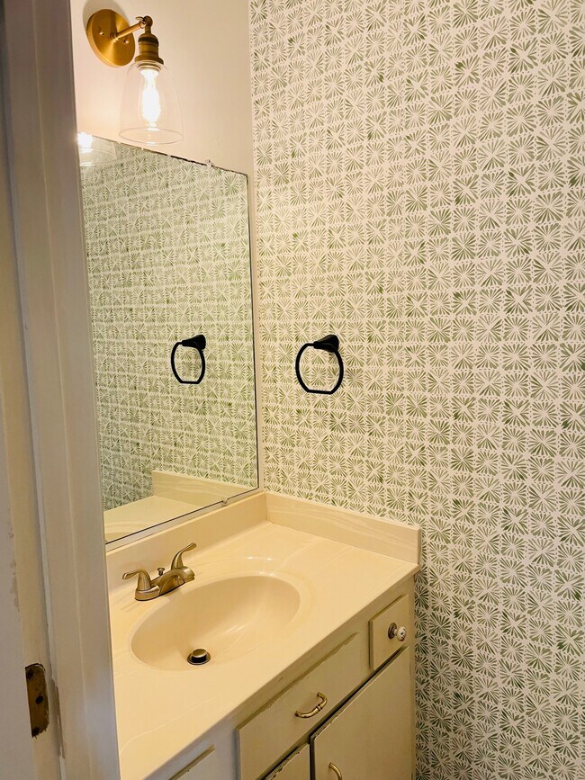 Building Photo - 122 Winners Cir