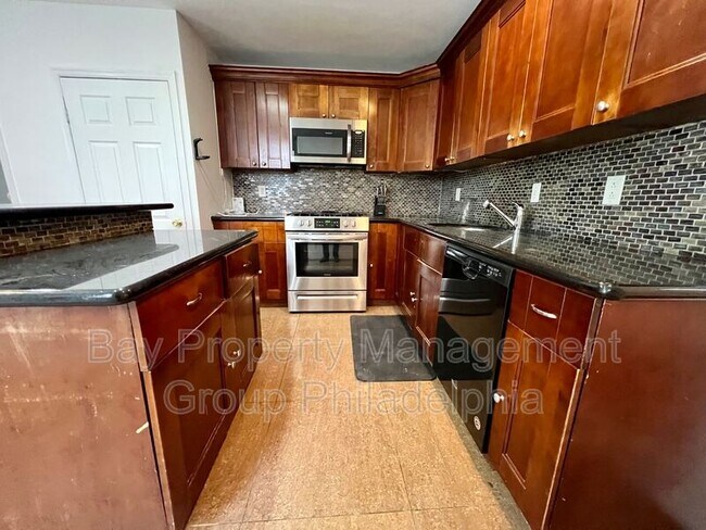 Building Photo - 412 N 32nd St