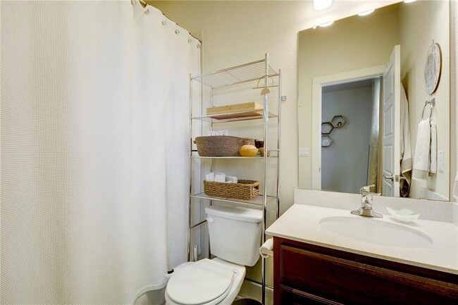 Building Photo - 1508 Arcilla St