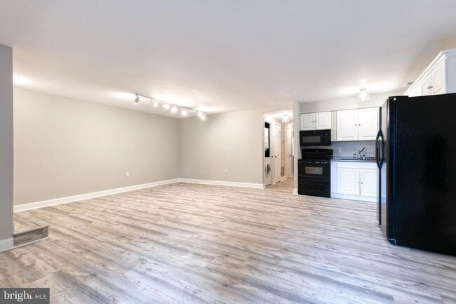 Building Photo - 2 Bed/2 Bath Patio Level Condo in Otterbei...