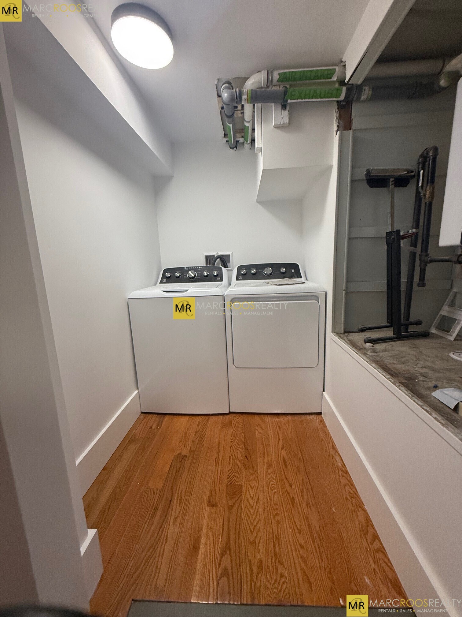 Building Photo - 116 Marginal St