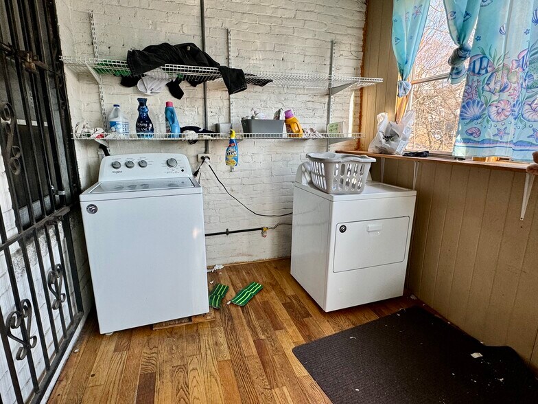 Building Photo - 872 Huntington Ave