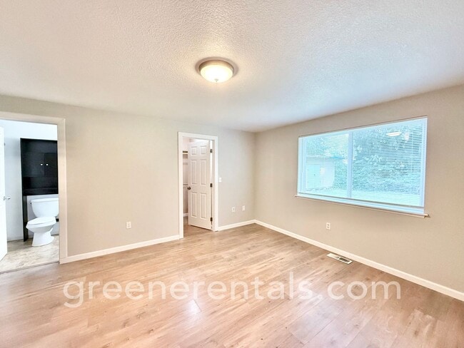 Building Photo - Coming Soon! 3BR/2BA Rambler in Nisqually ...