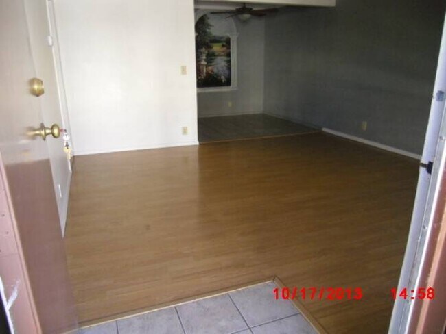 Building Photo - Affordable 1 Bedroom Condo in Central Las ...