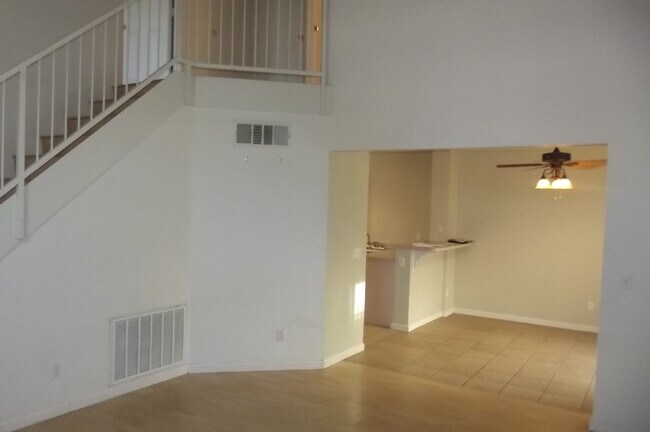 Building Photo - Northwest