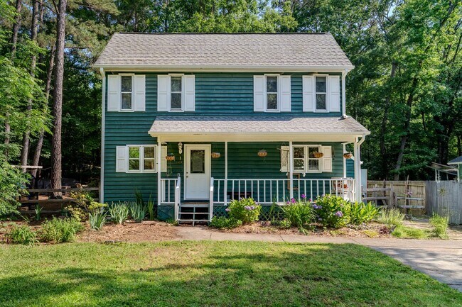 Primary Photo - Charming 3br 2ba Saltbox Home in Peaceful,...