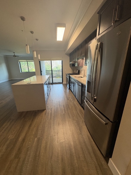 Building Photo - 820 B St