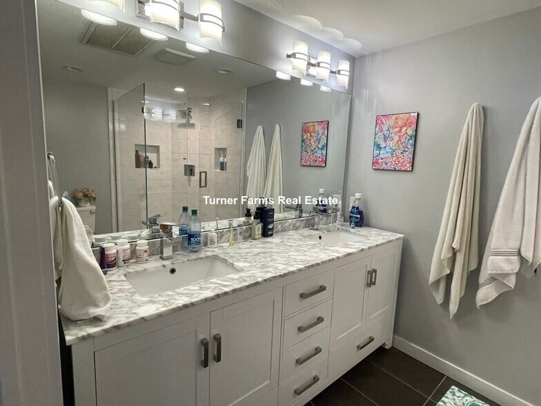 Building Photo - 469 Massachusetts Ave