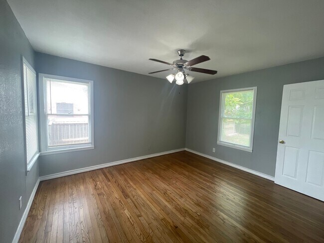Building Photo - 4501 Moravian Dr