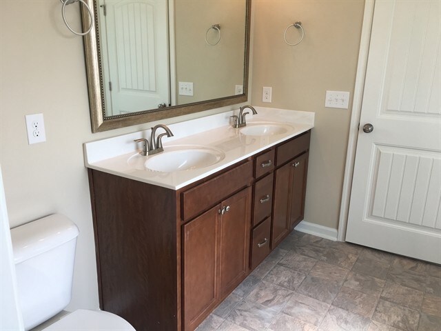 Building Photo - 1389 Castleoak Dr