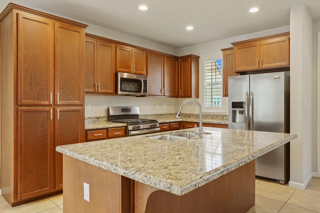 Building Photo - 3920 Purple Finch Ln