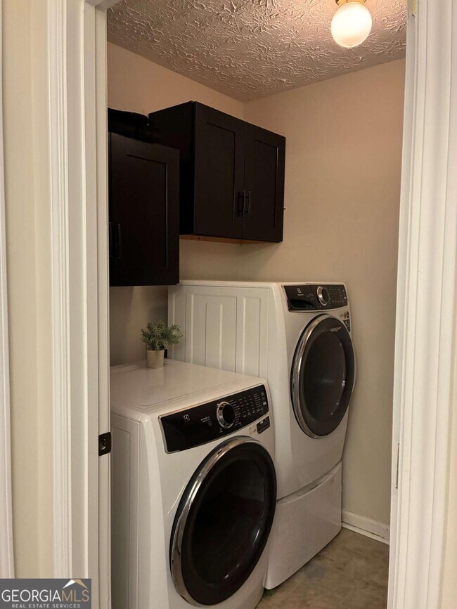 Building Photo - 117 Holly Mill Village Dr