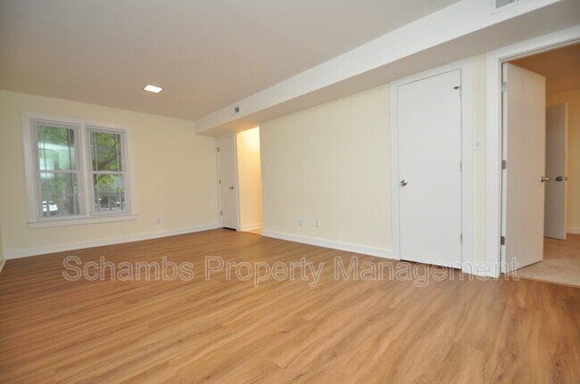 Building Photo - 100 Carmichael Ct