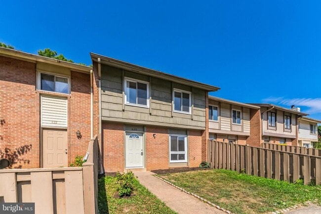 Building Photo - 630 Clearwater Ct