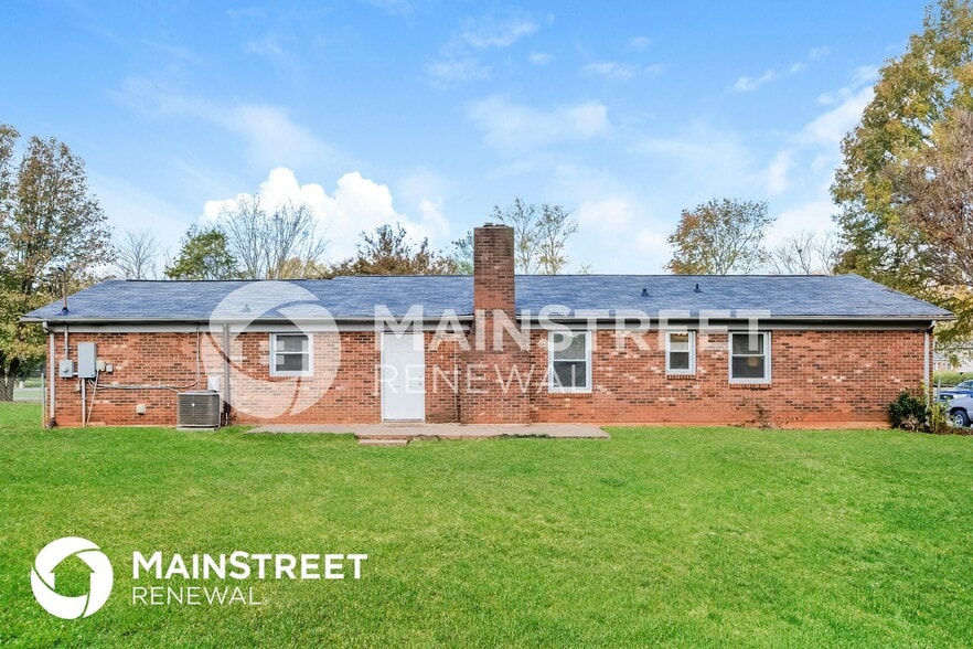 Building Photo - 2349 Swindon Ln