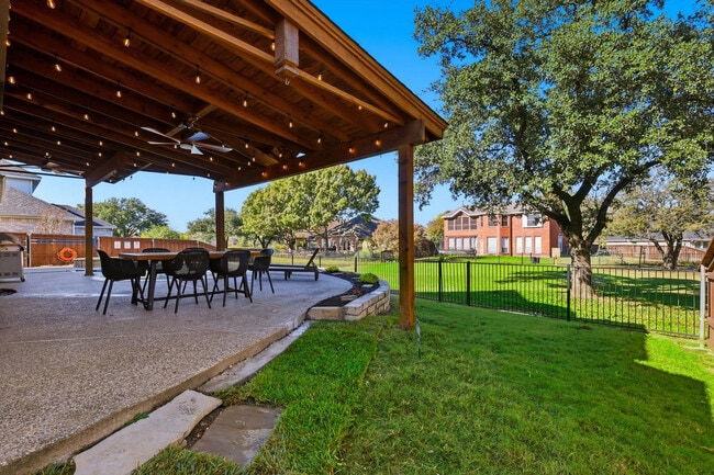 Building Photo - 4843 Golfside Dr