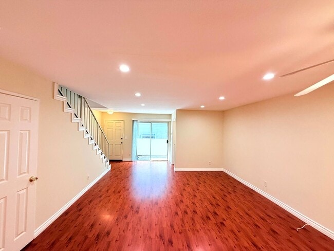 Building Photo - 12251 Moorpark St