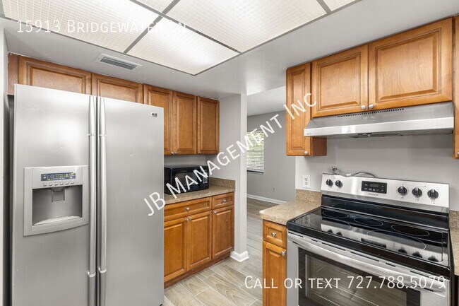 Building Photo - 15913 Bridgewater Ln