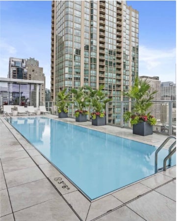 Building Photo - 12 E Huron St