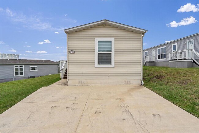 Building Photo - 11908 Charro Dr