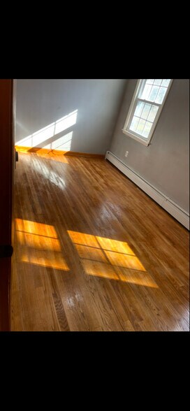 Building Photo - 92 Rambler St