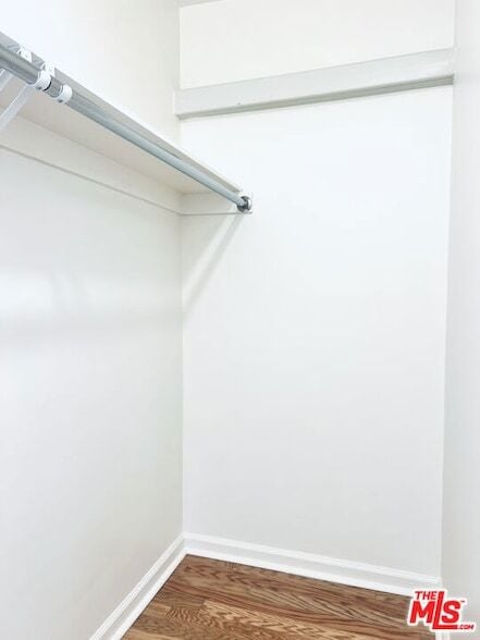 Building Photo - 2401 Beachwood Dr