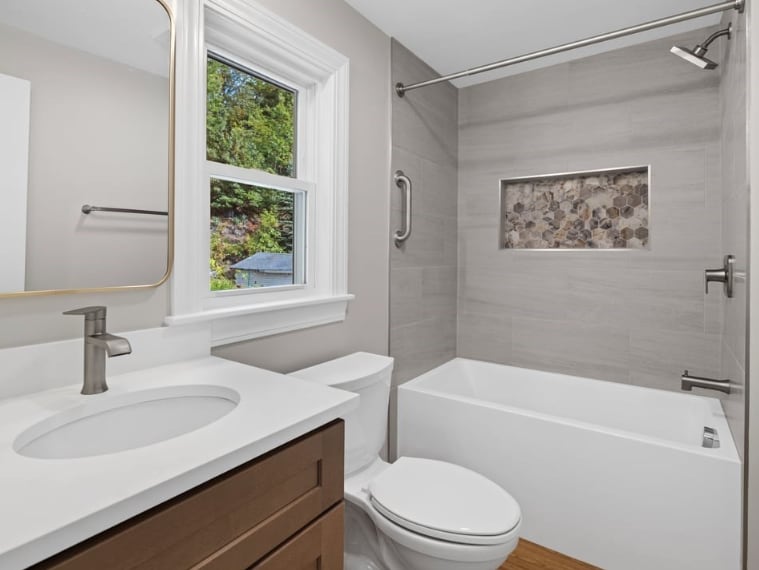 Building Photo - 40 Cedar St