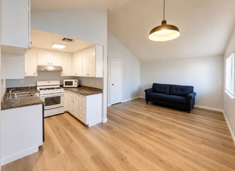 Building Photo - 3127 Santa Cruz Wy