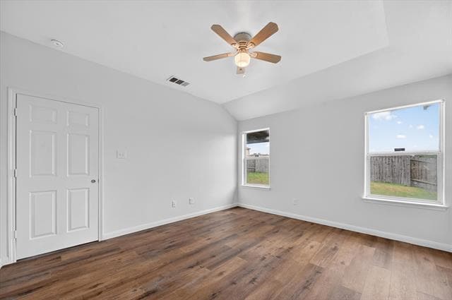 Building Photo - 204 Lamont Rd