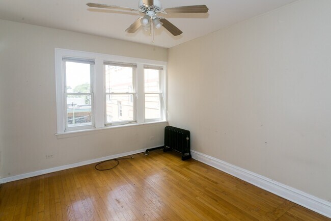 Building Photo - 4409 N Kenneth Ave