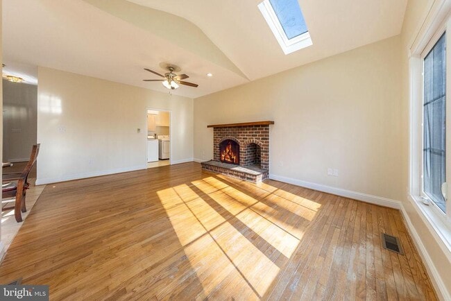 Building Photo - 36767 Pelham Ct