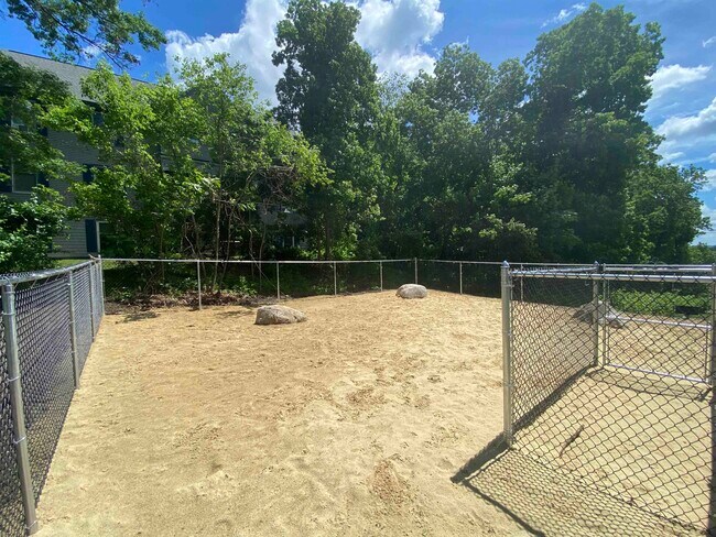 Building Photo - 131 Eastern Ave