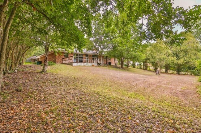 Building Photo - 3 BEDROOM, NORTH BELTON